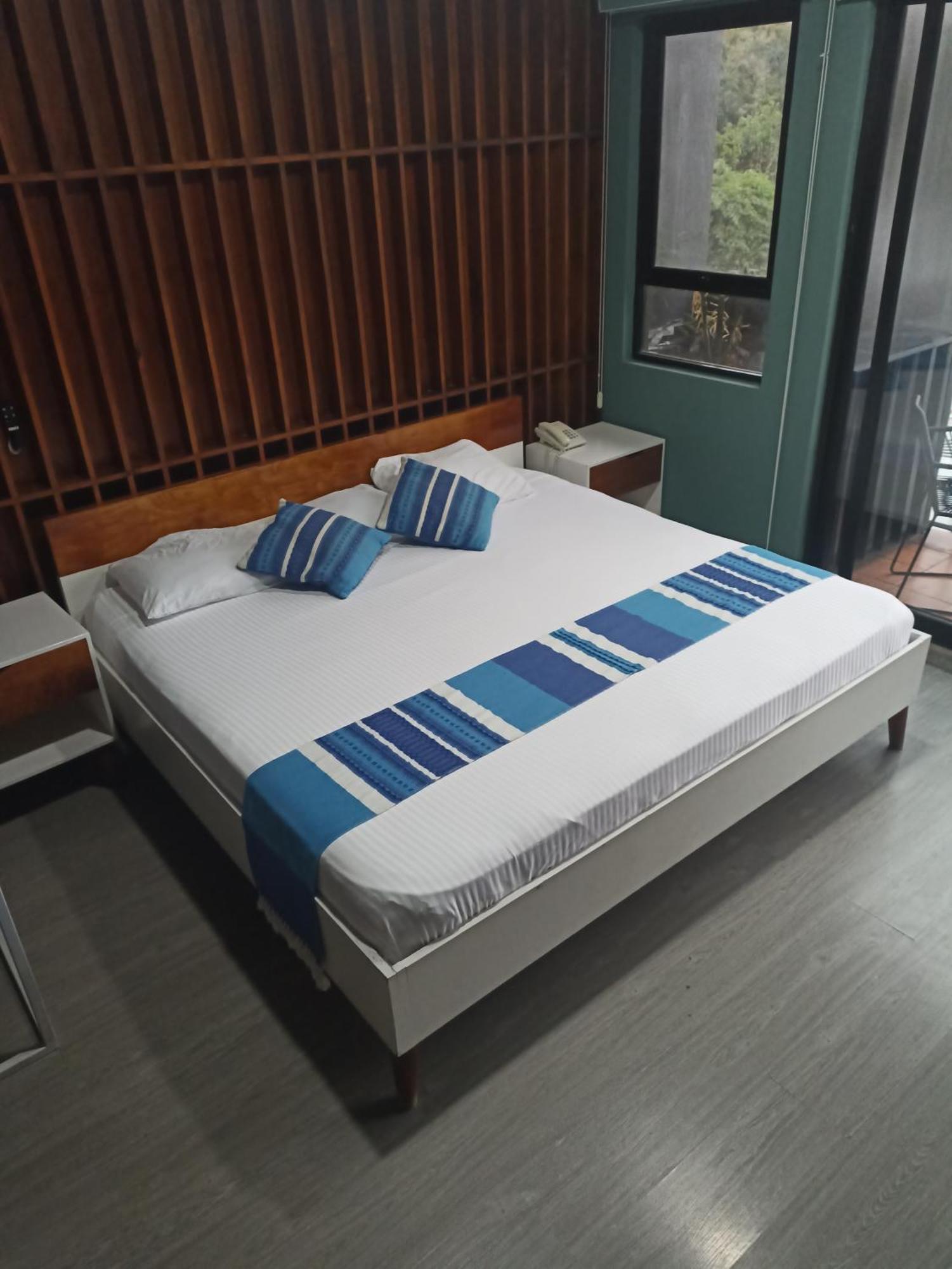 Hotel Momotus Tuxtla - Desayuno Incluido 4*